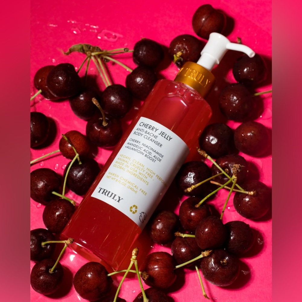 TRULY CHERRY JELLY BODY WASH - Picture 2 of 4